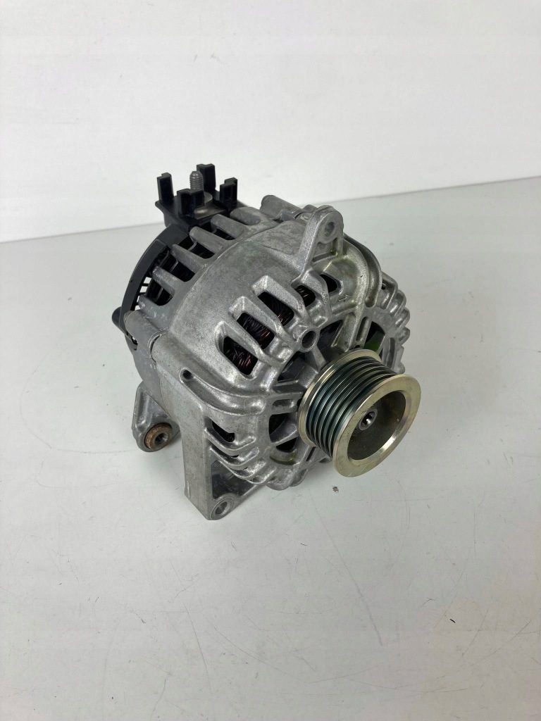 Купити Opel astra v k рестайлінг  1.5d генератор 39218015