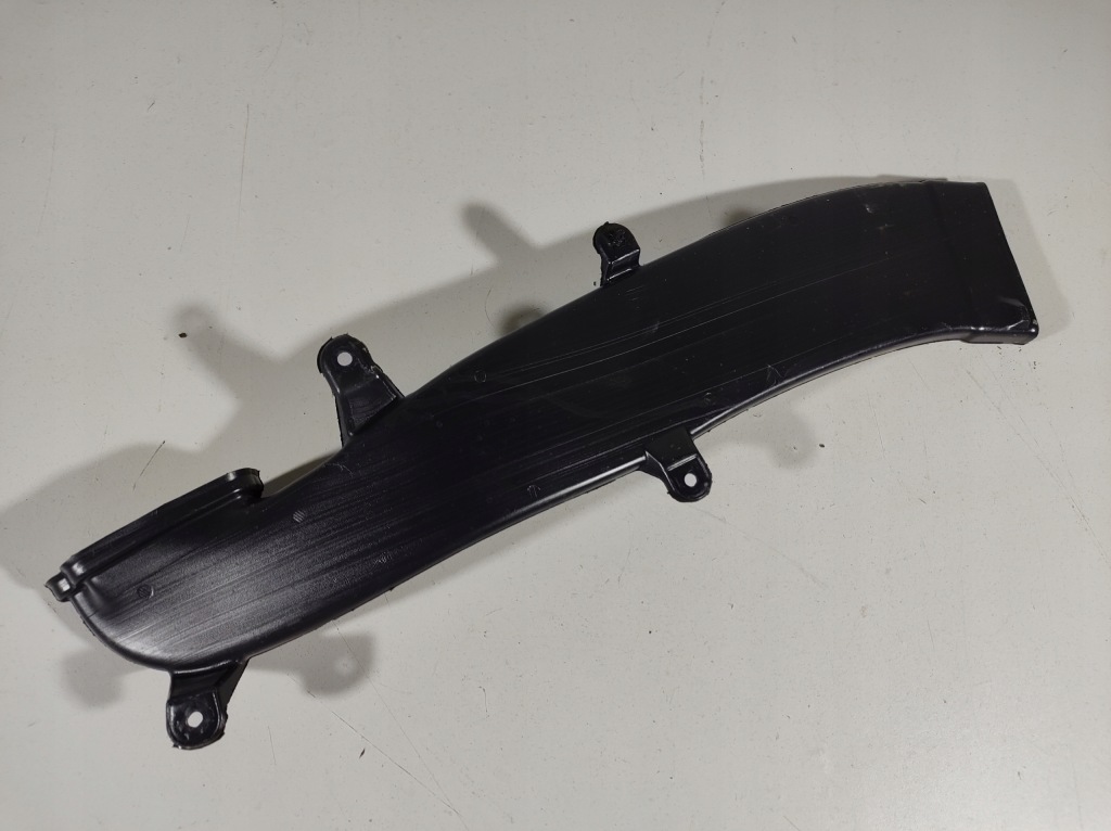 фото №6, Volvo v60 18r- впуск повітря стійка лівий