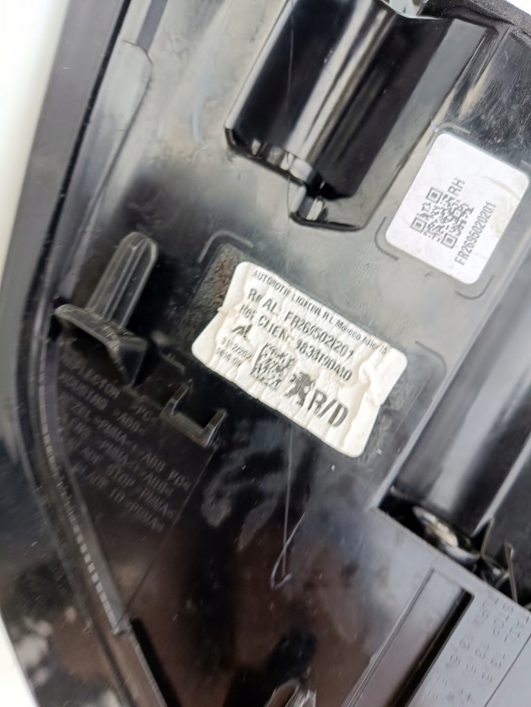 фото №7, Лампа led правый задняя peugeot 2008 ii 9838190480