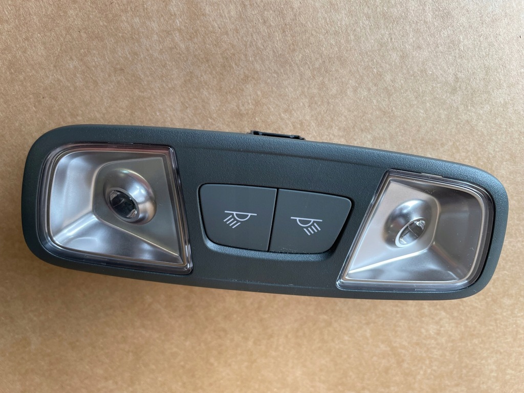 фото №1, Audi a3 8y лампа освещение кабины led 8v0947111