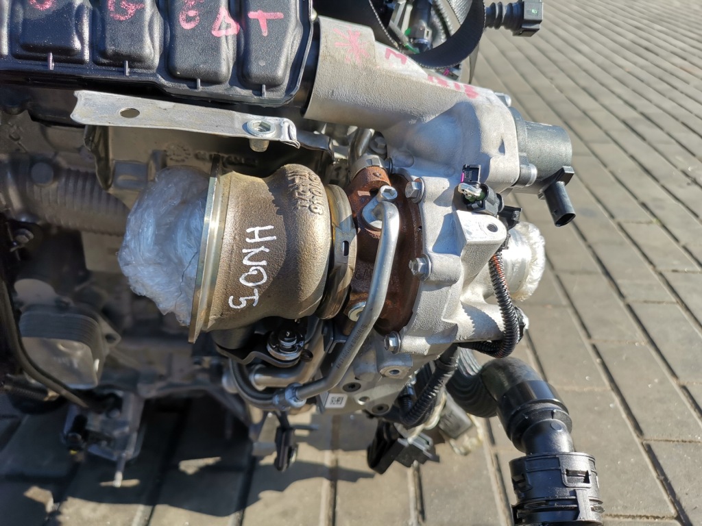 Двигатель комплектный  peugeot 208 citroen c4 c5 aircross opel corsa 1.2 thp hn05 Оригинал