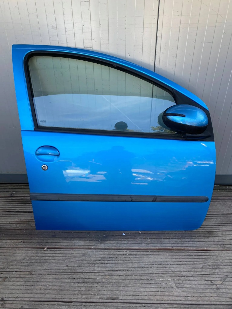 фото №1, Peugeot 107 5d полный дверь правый перед niebieski