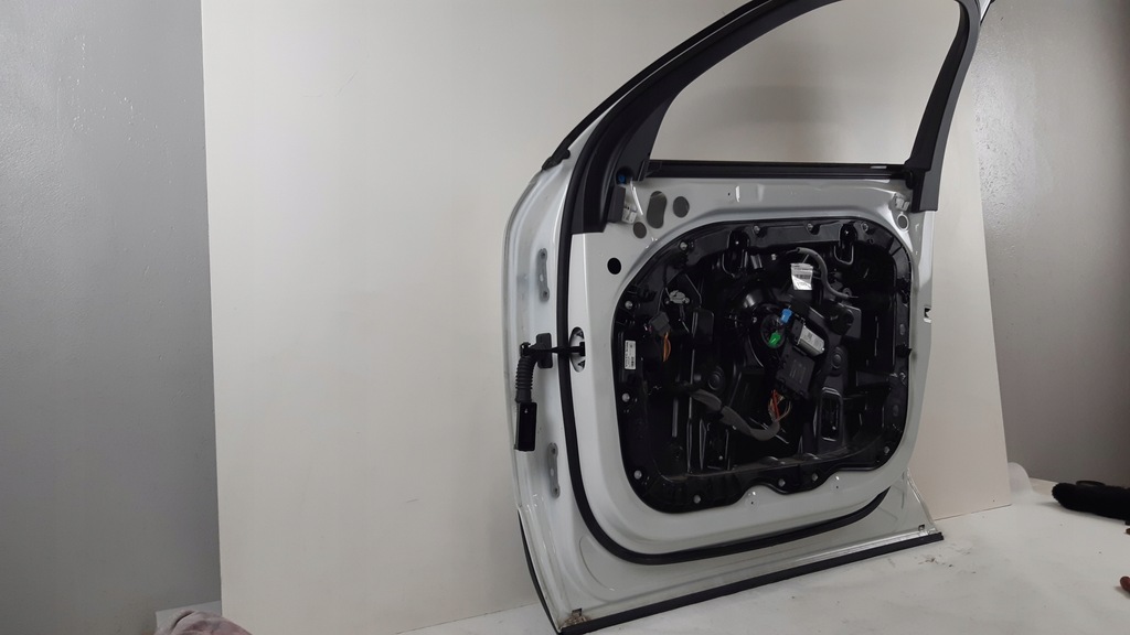 фото №8, Volvo xc40 дверь правое перед 614