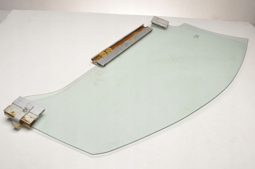 фото №6, Aston martin vanquish i vantage стекло левая передняя