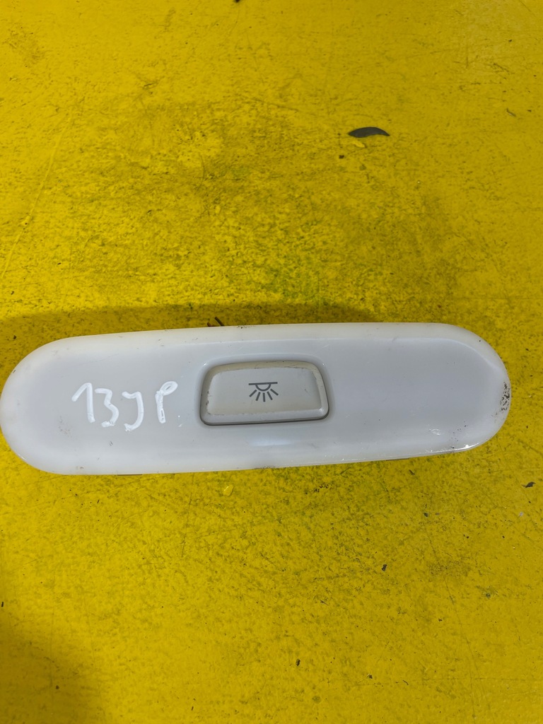 фото №1, Audi a4 b8 - лампа podusfitka