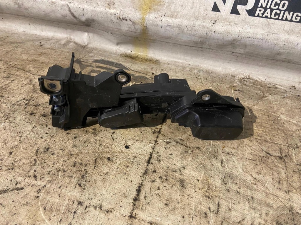 Купити Розподільник струму напруги bmw g26 6991400