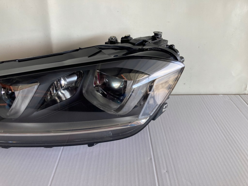 фото №13, Vw golf sportsvan лампа 517941033b 517941034b