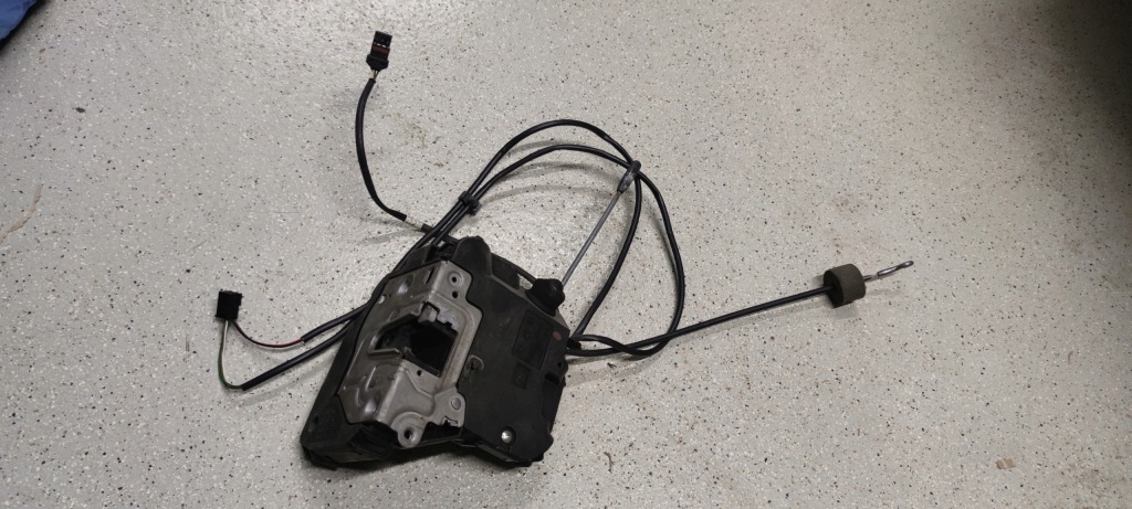 фото №1, Mercedes w211 замок левый передний 2117200335