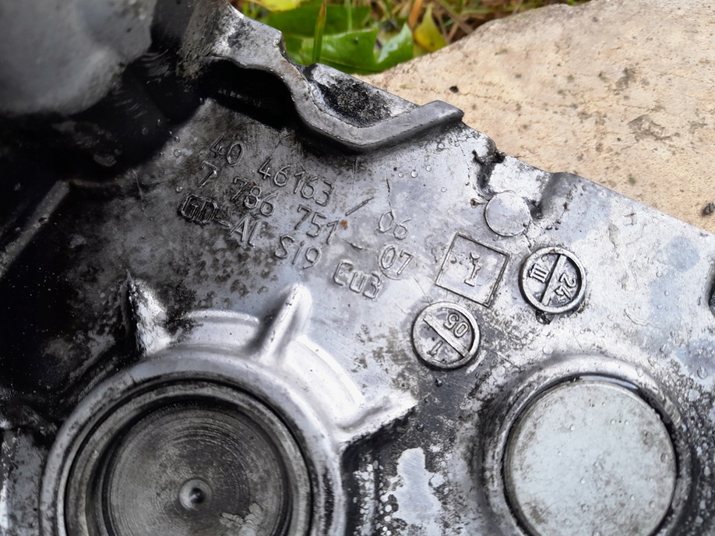 Bmw x5 x3 e83 2.0d корпус захист кришка розподільного валу 7786751 в Україні