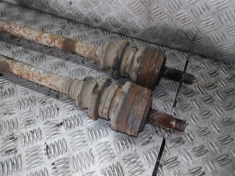 Приводной вал правая mercedes w124 2.5d Цена