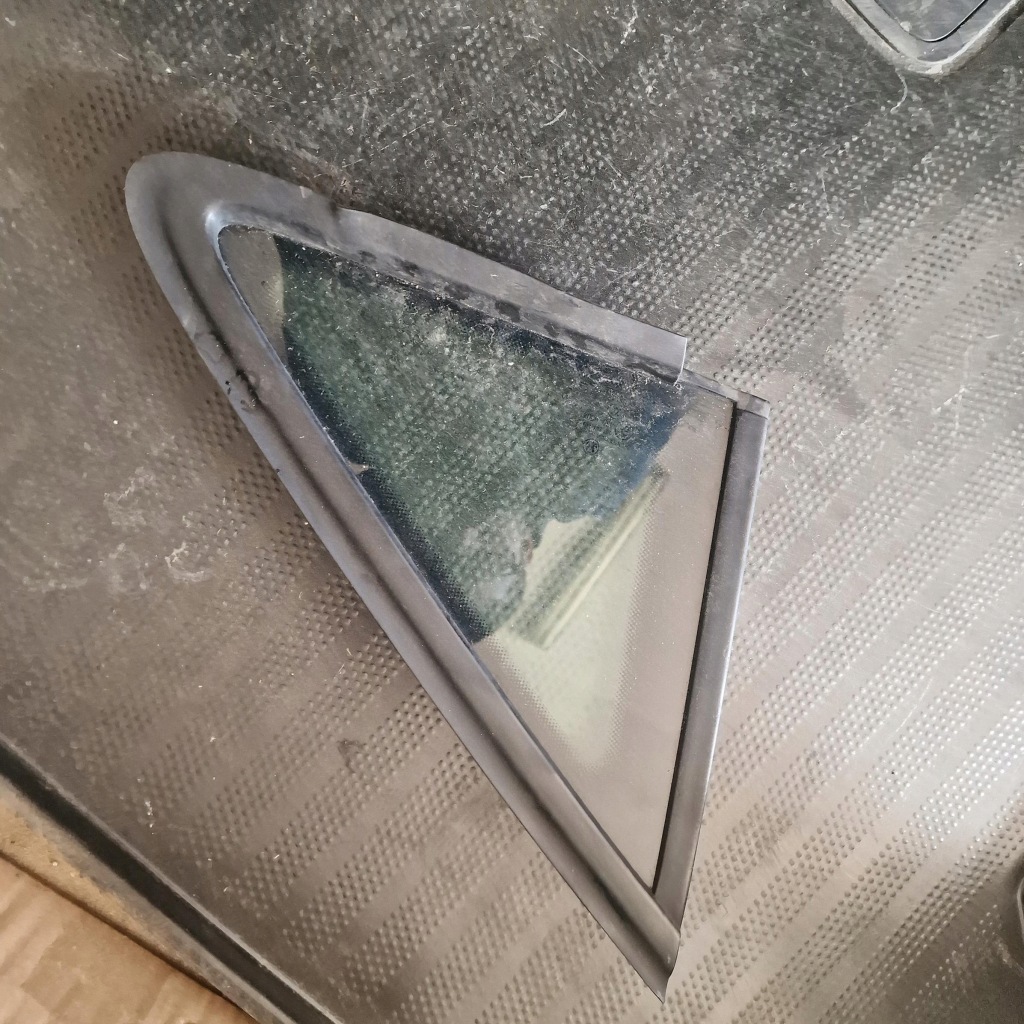 фото №1, Стекло кузовная правая vw touran 1t0845412