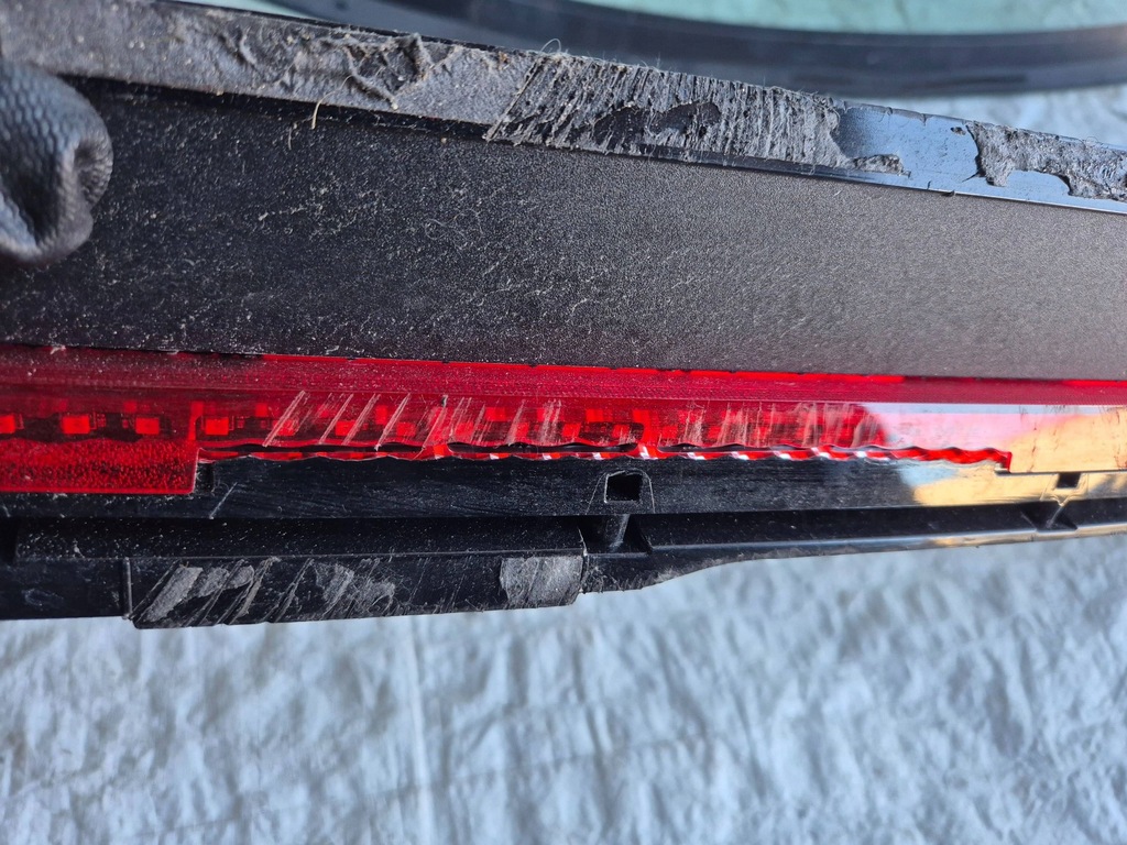 фото №14, Tesla model s plaid 21- стекло задняя + свет стоп org