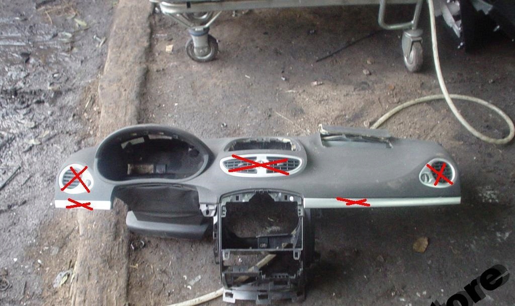 фото №1, Renault clio iii 05- панель приладів приладова пошкоджена