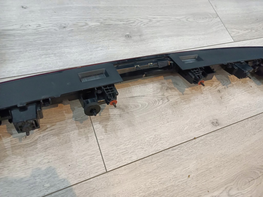 фото №12, Audi e-tron 4ke лампа кришки задня накладка середня 4ke945095b oryg