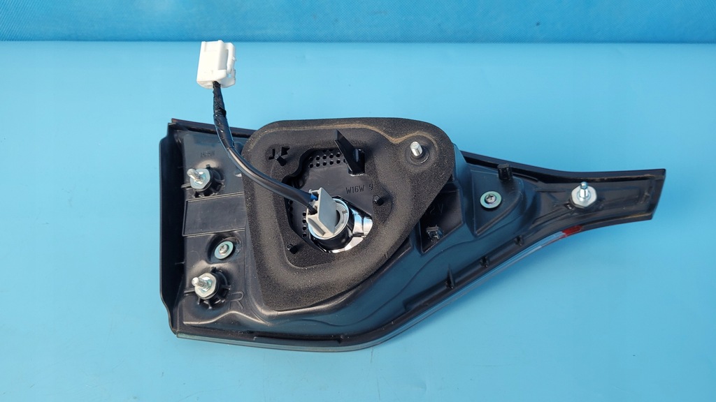 фото №8, Toyota corolla e21 19r лампа правый задняя w крышка usa 8158112250