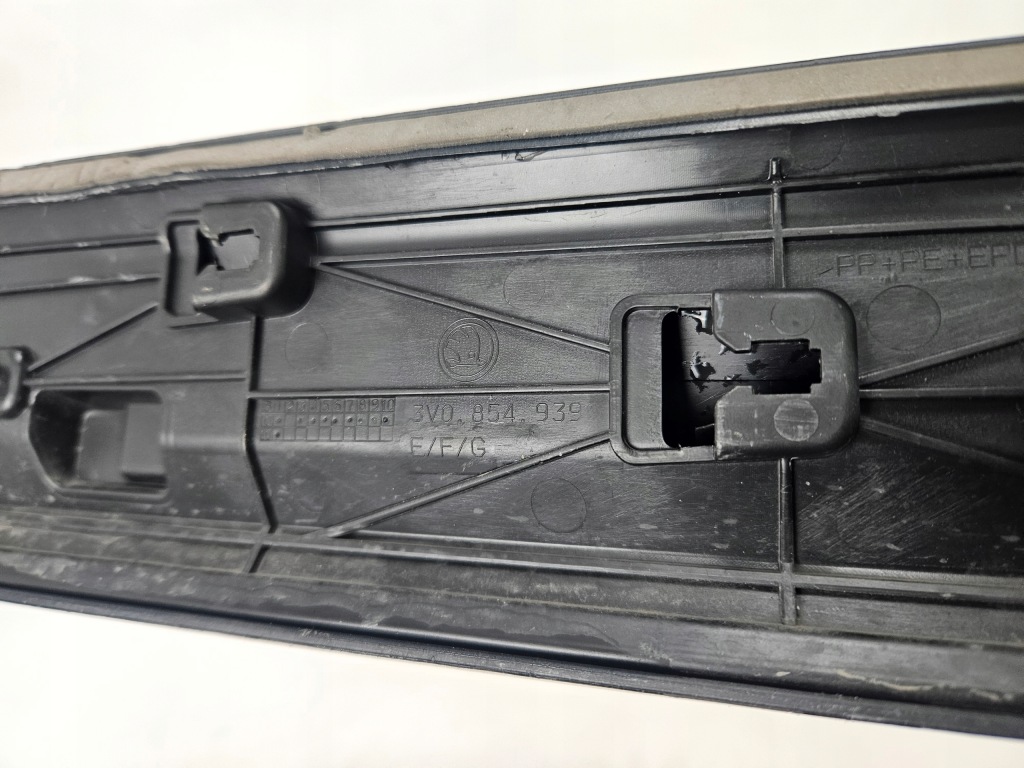 фото №15, Skoda superb iii 3 2015 - молдинг накладка дверь перед левый 3v0854939