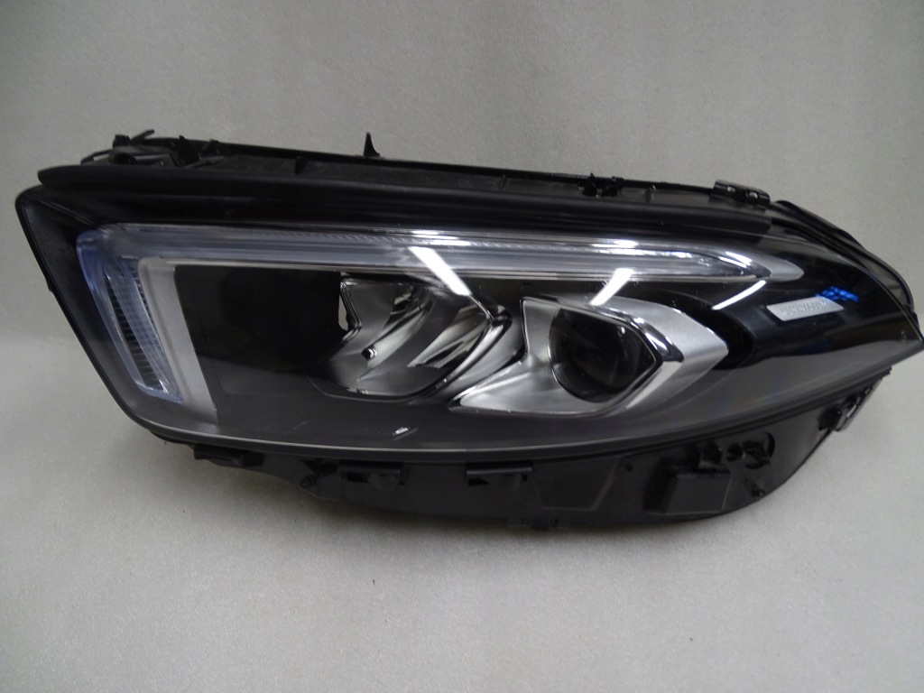 Купити Лампа ліва лівий перед mercedes a-klasa w177