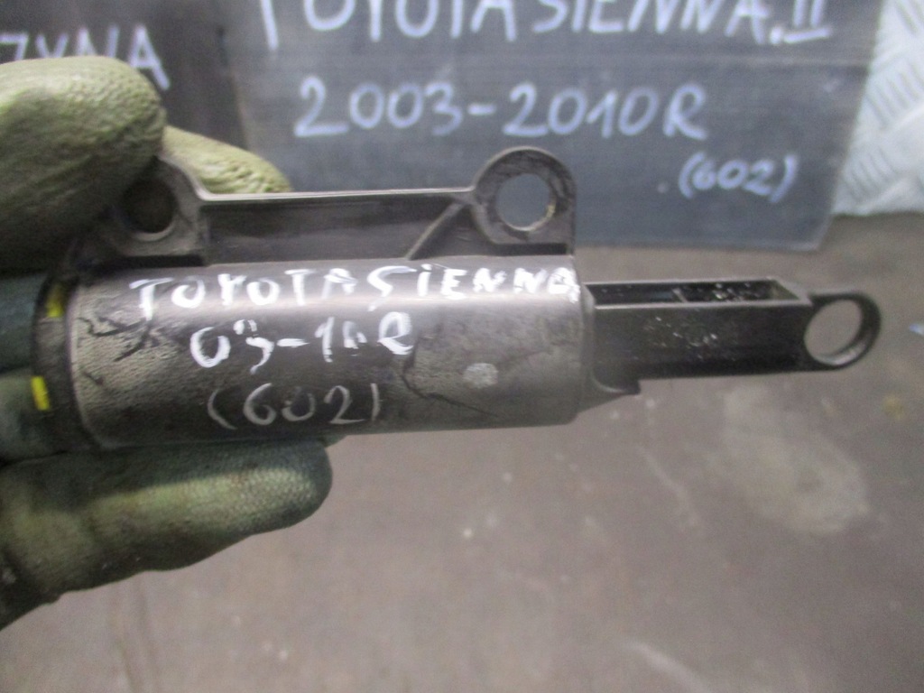 фото №1, Привод бардачка toyota sienna 3.5 b 16v 03-10 r.