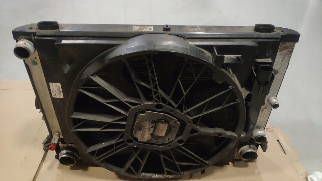 фото №11, Bmw e60 комплект радиатор вентилятор 525d 530d