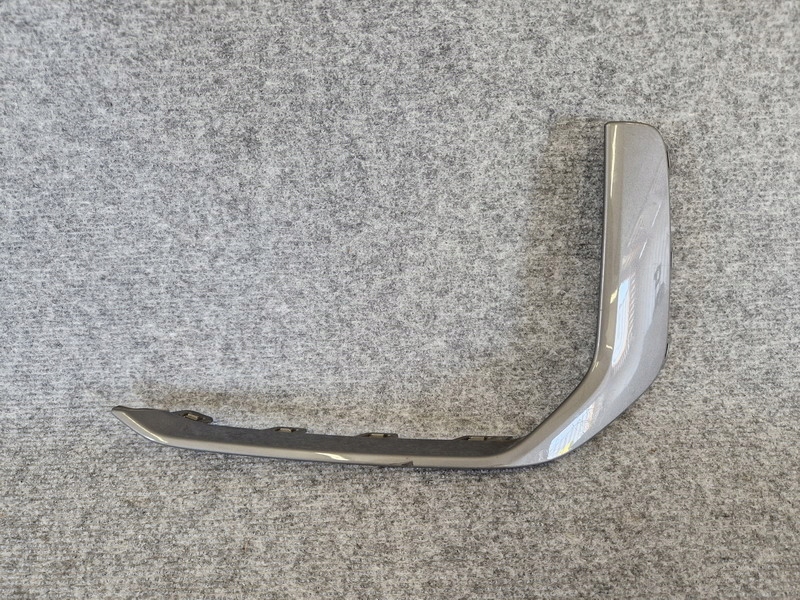 фото №1, Audi a6 c8 s line 4k0807967a решітка молдинг перед