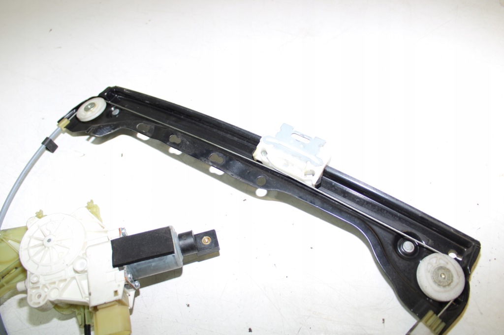 Подъемник стекло правый  передок  7119202 983573 bmw e92 06-10 купе Недорого