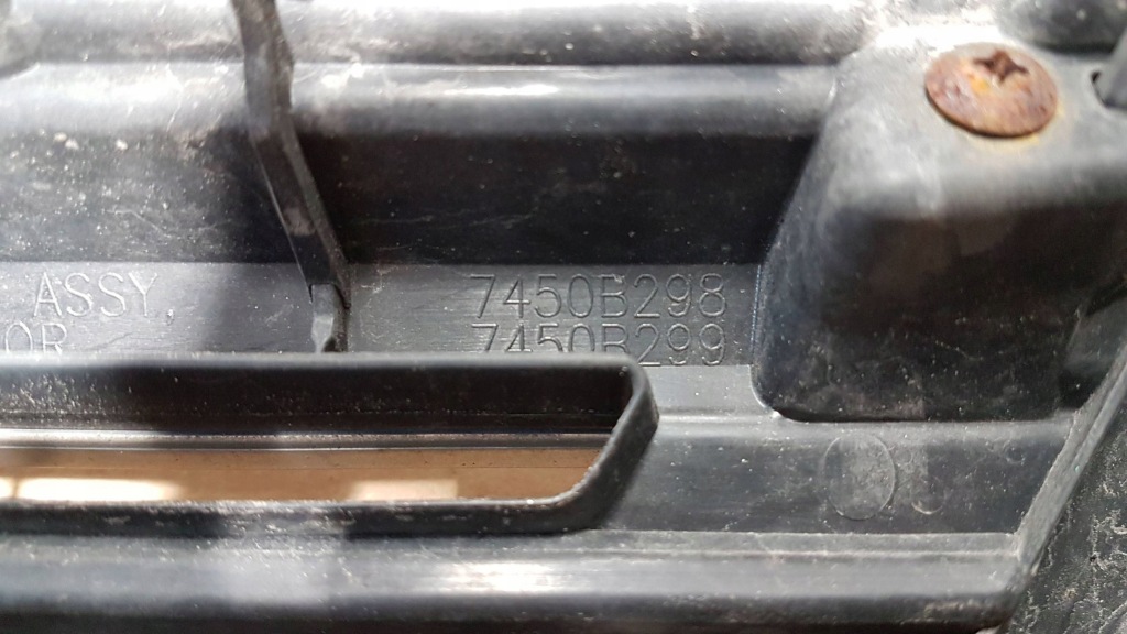 Купити Решітка радіатора передній перед mitsubishi outlander 3 рестайлінг  7450b298