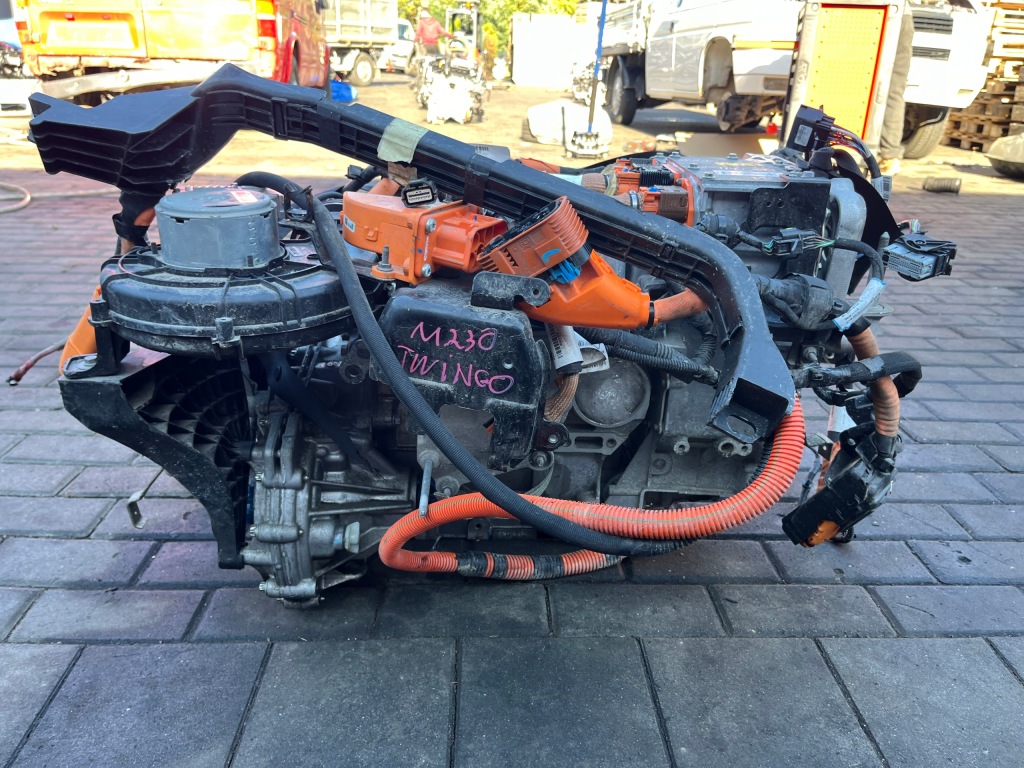 Двигун kompletny smart 453 eq renault twingo iii електричний електрик Доставка