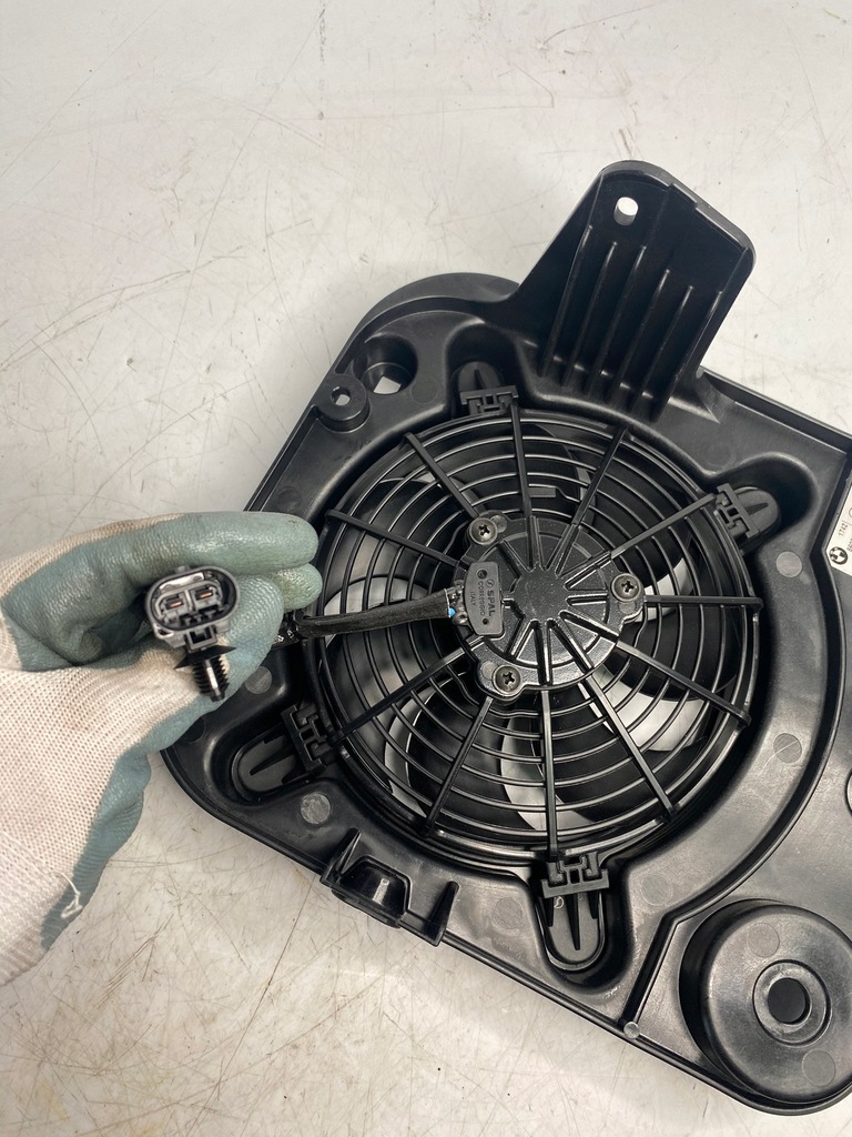 фото №7, Дополнительный вентилятор bmw i3 8608033 8608034 оригинал новый