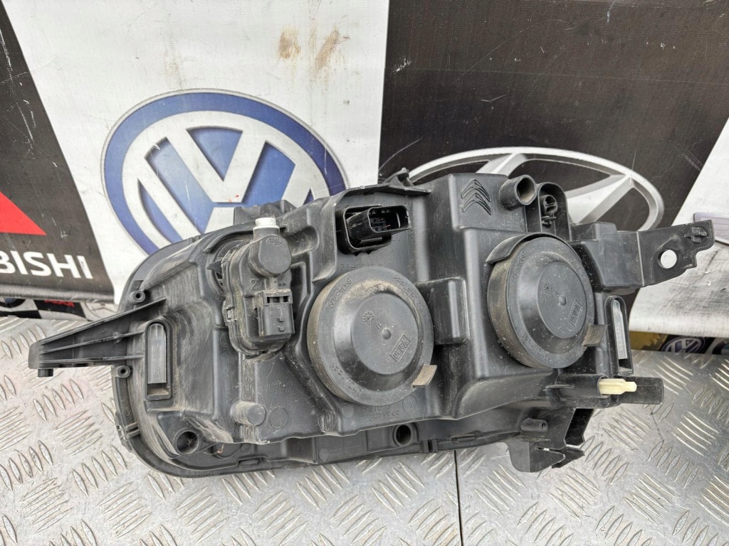 фото №8, Citroen c3 iii лампа левая правая перед europa комплект