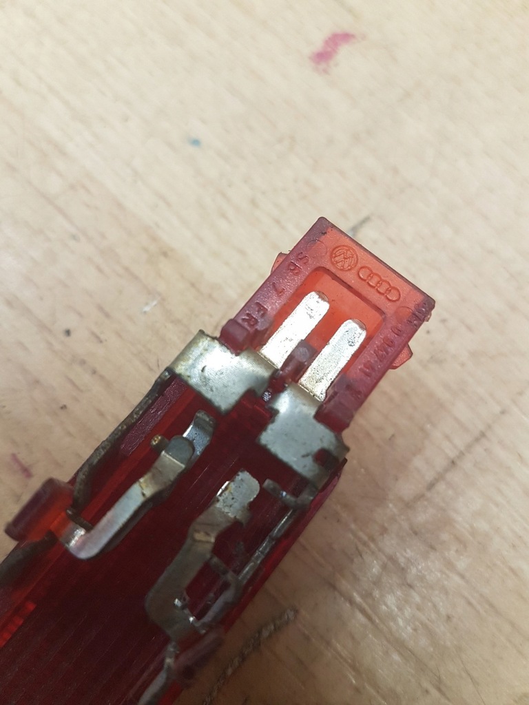 фото №3, Лампа обшивка дверь audi a6 c5