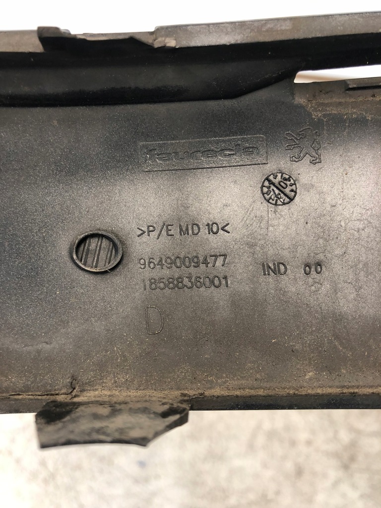 фото №10, Молдинг бампера правый перед peugeot 607 lift eyjc