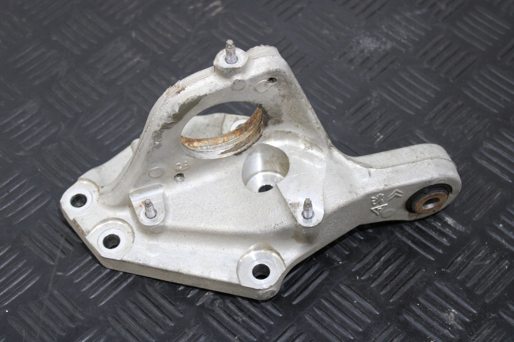 фото №1, Кронштейн підпора піввісь 9810139080 peugeot 5008 ii 2