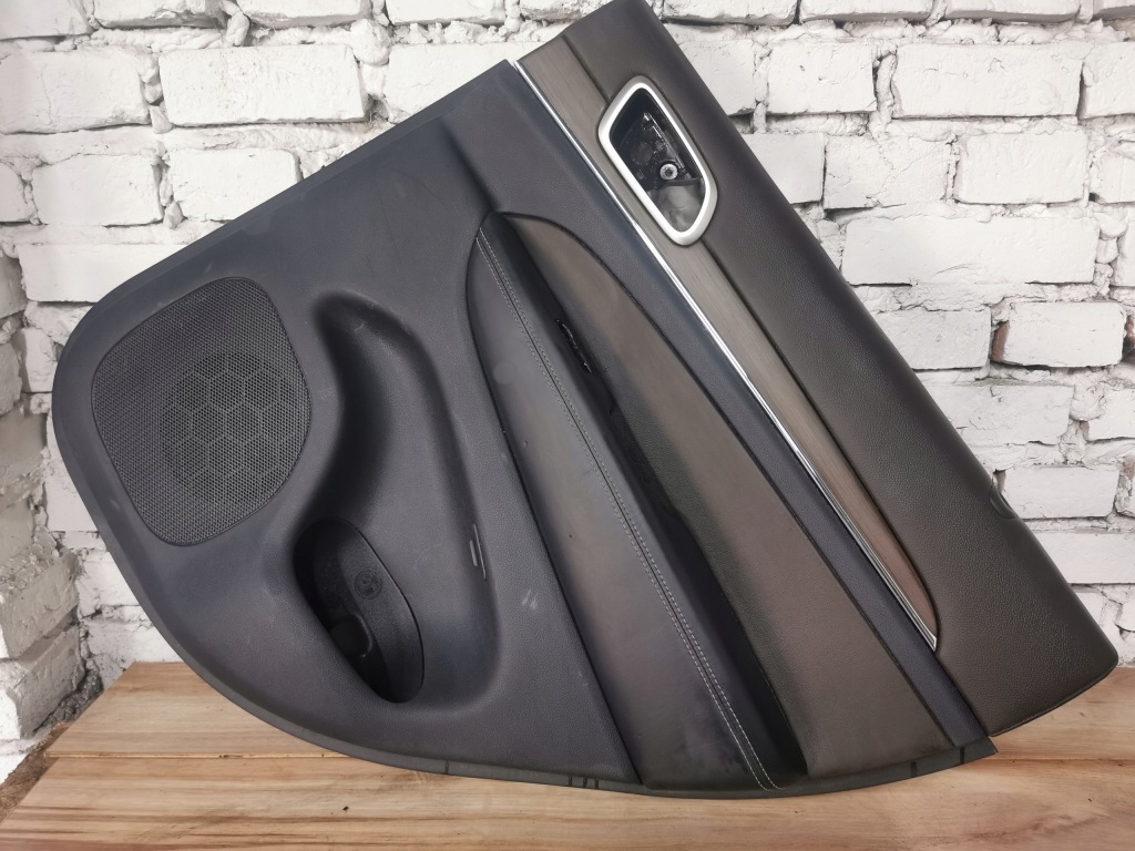 фото №1, Обшивка правый задняя grand cherokee wk2 lift