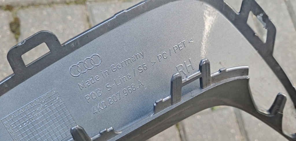 Audi a6 c8 s-line решётка молдинг накладка правый  бампера перед 4k0807968a Киев