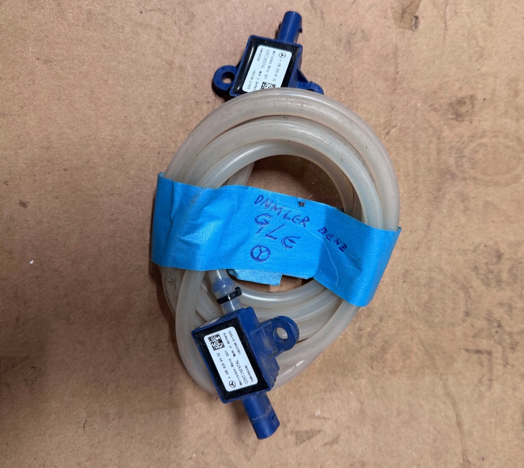 фото №1, Mercedes w166 gle ml gl датчик захисту pieszego a1669059402