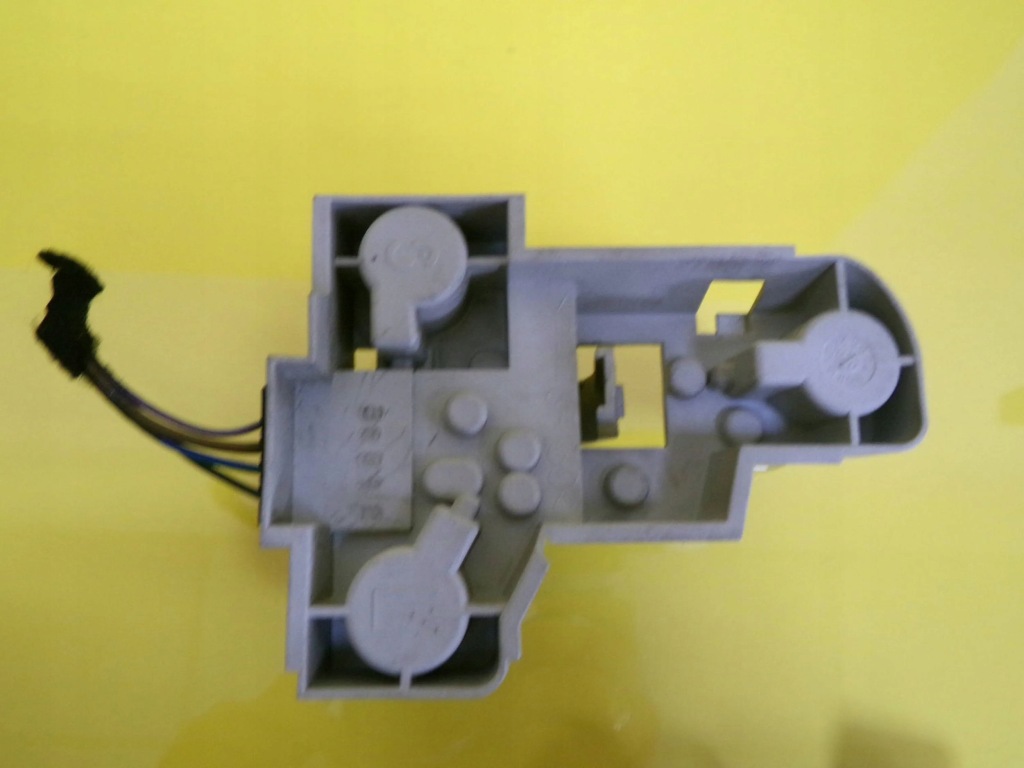 Вкладиш лампи лівий задній bmw 3 e46 6900471 nr570 Недорого