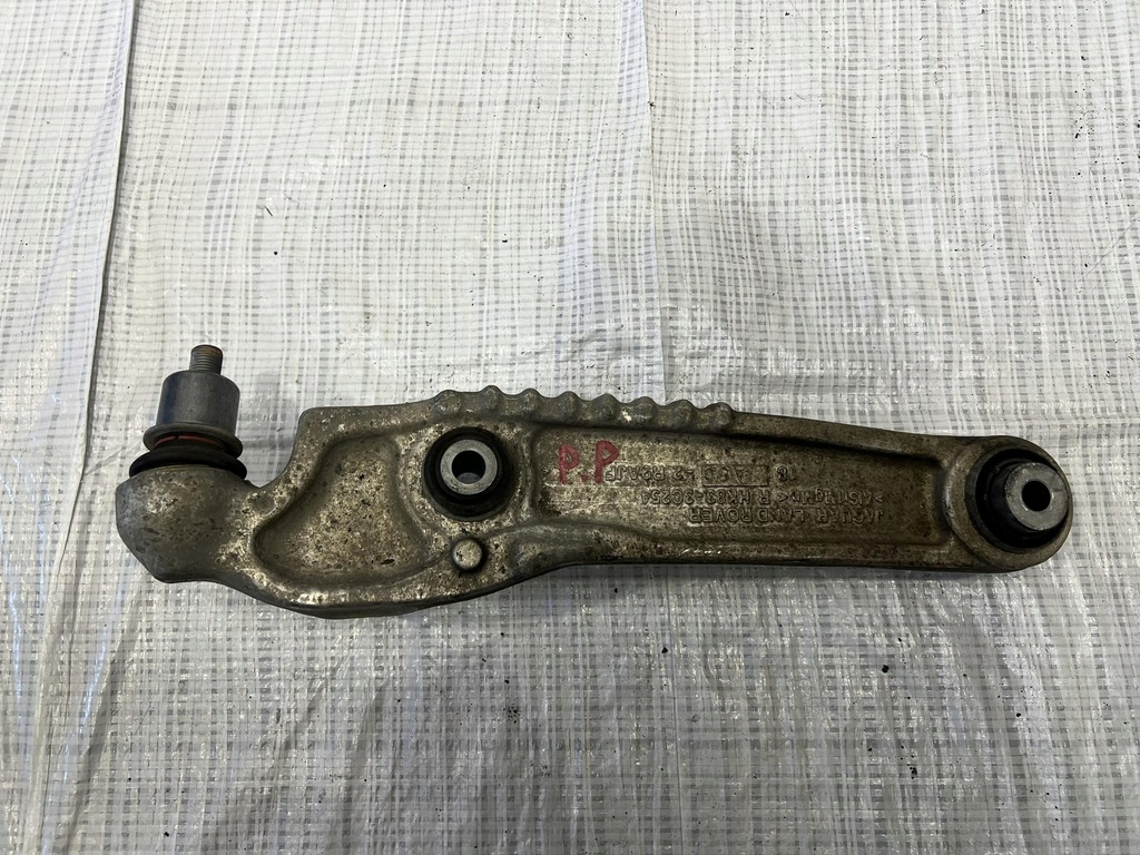 фото №1, Важіль передній правий land rover velar l560