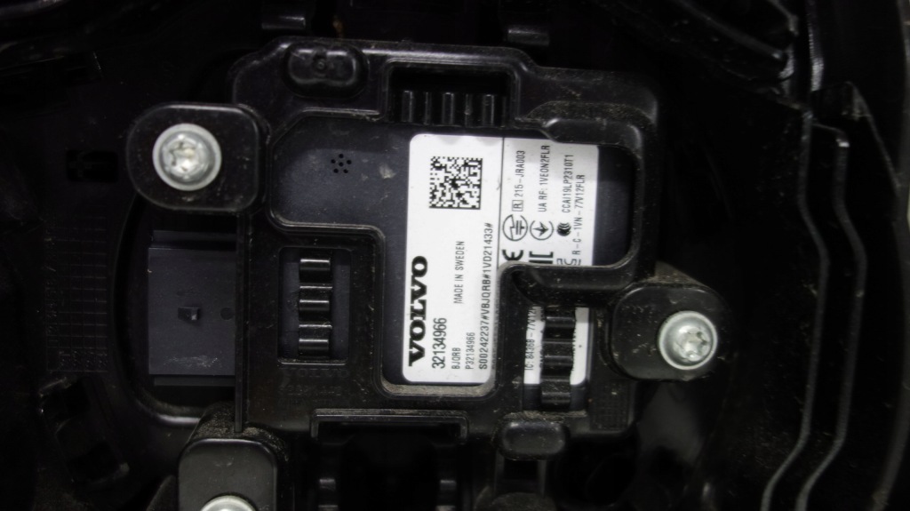 фото №10, Volvo v60 cross бампер передній kompletny