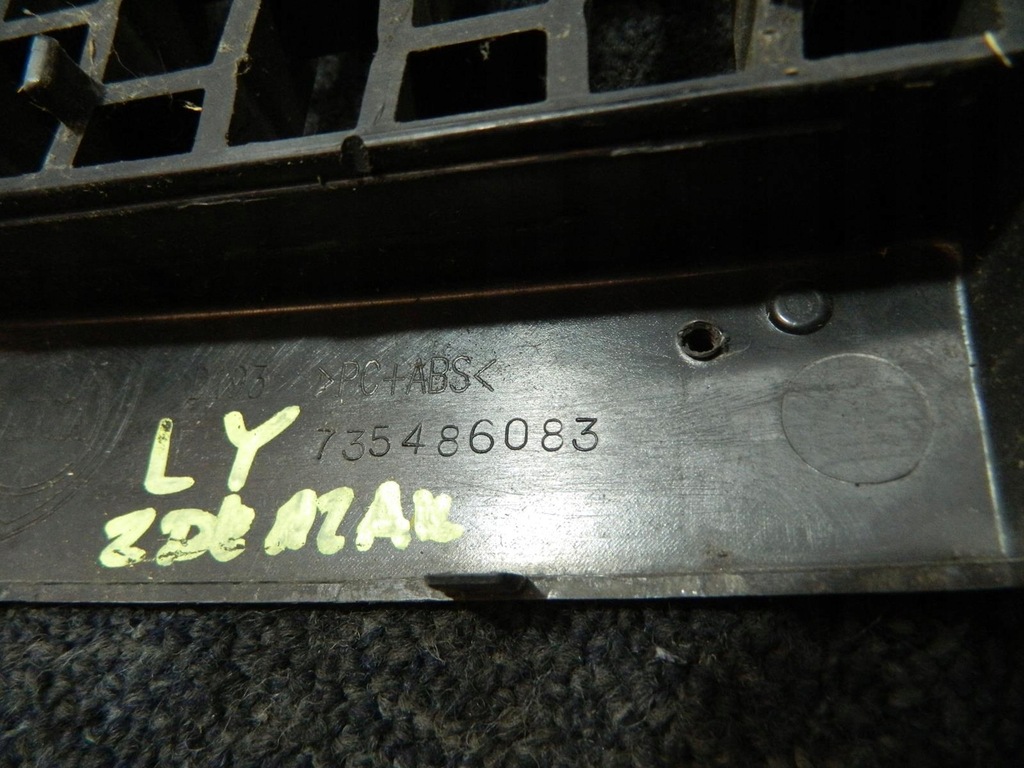 фото №11, Решётка бампера lancia ypsilon 2 11-15r. средняя