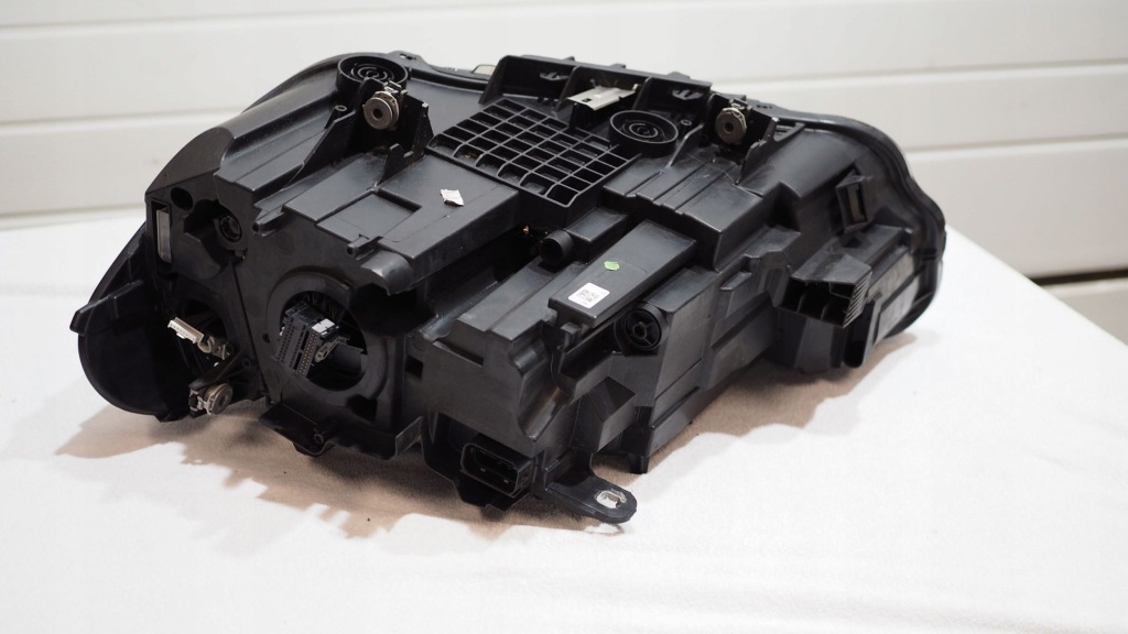 Фара правый  bmw x1 f48 full led рестайлинг  lci Цена