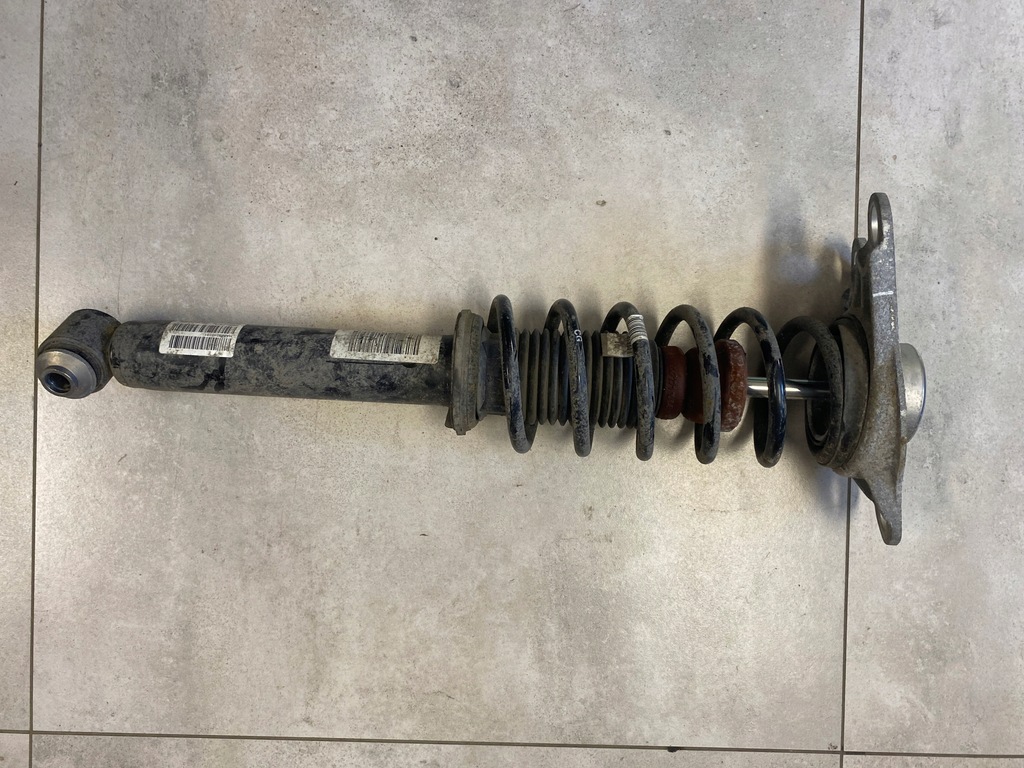 фото №1, Bmw i3 амортизатор пружина задняя 6880101