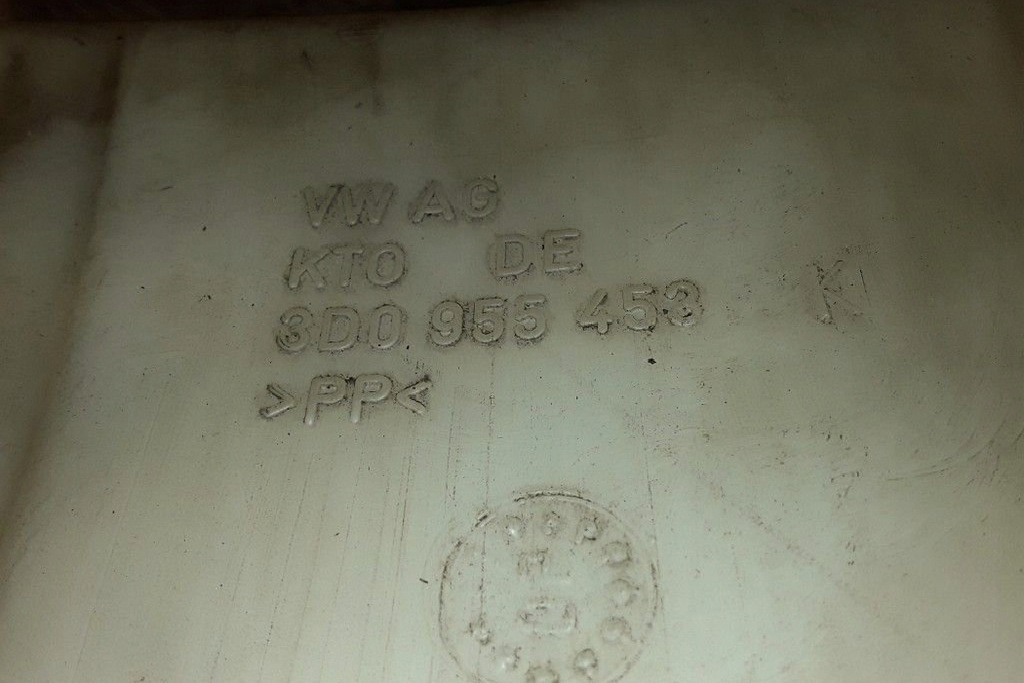 фото №9, Бачок омивача vw phaeton 3d_ 3d0955453k 3.0l дизель 165kw 2006