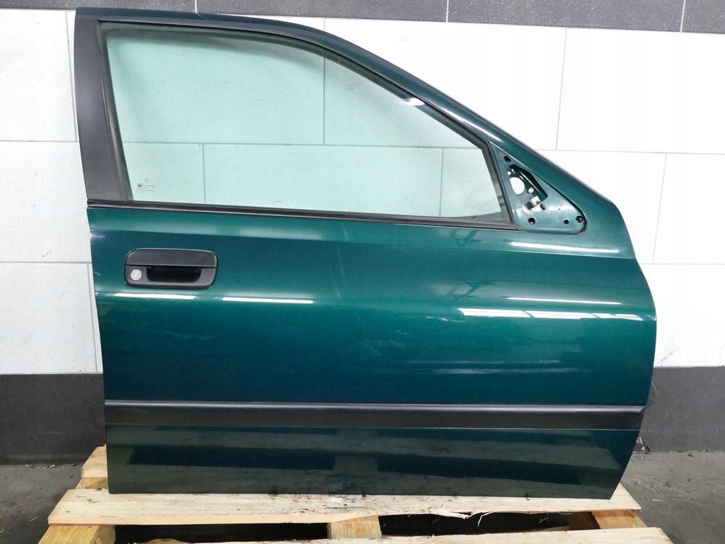 фото №1, Peugeot 406 sedan дверь правый перед 96r krf k7fc
