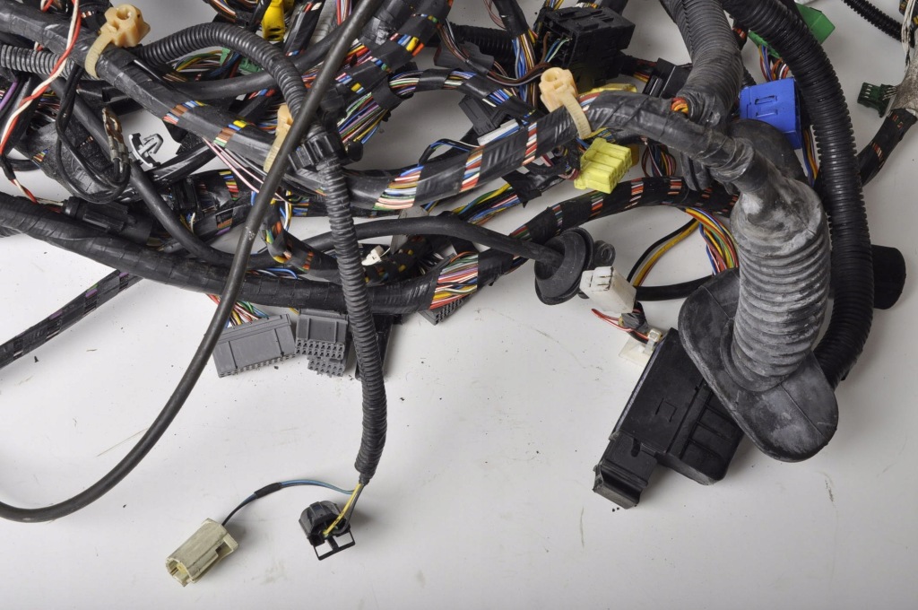 Aston martin vanquish 1 6.0 джгут електропроводка електрична 1r12-370408-ae Недорого