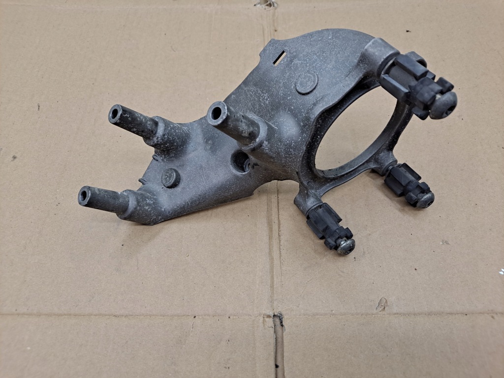 фото №3, Porsche cayenne 7l5131081 кронштейн кронштейн кронштейн