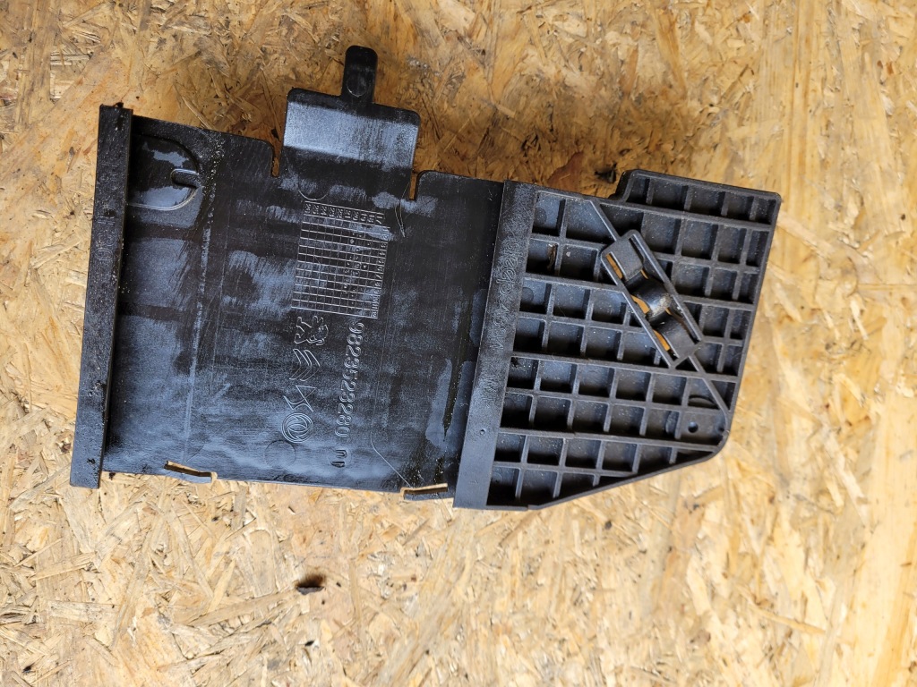 Купити Кронштейн комп'ютер psa 9823523280