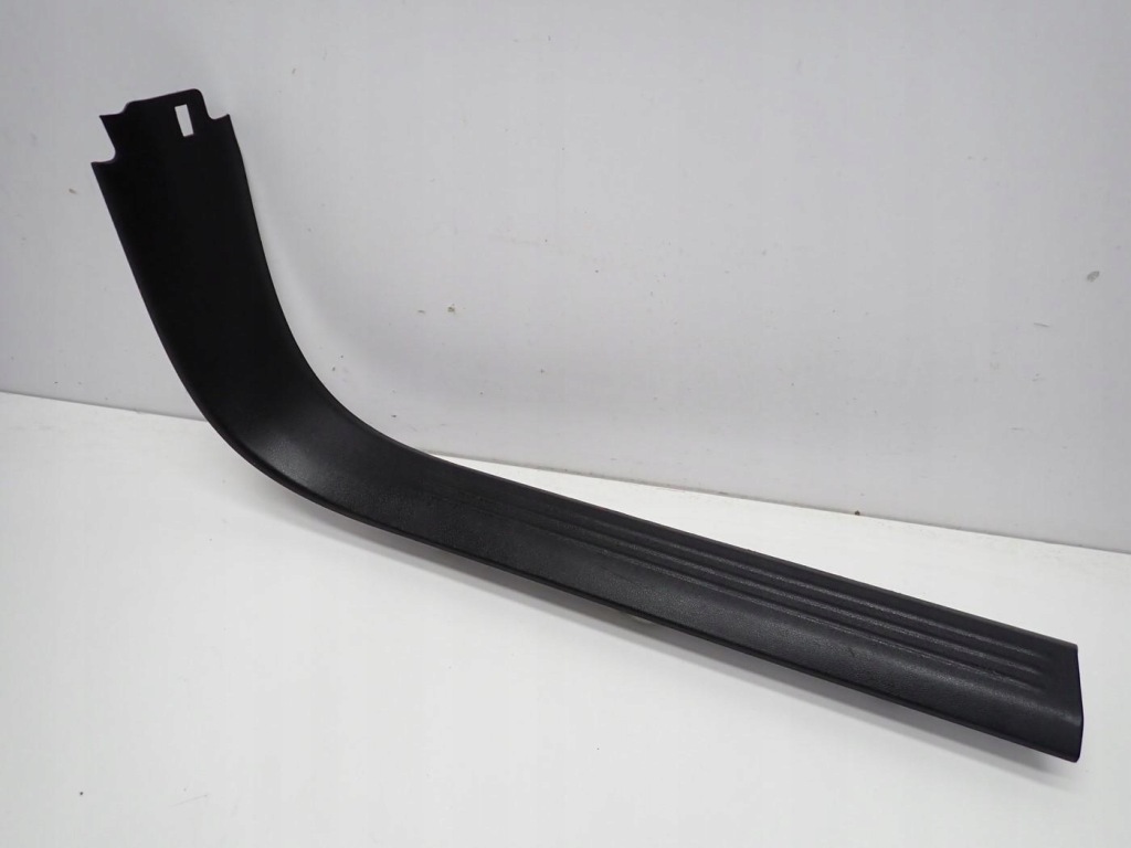Купить Накладка  защита порога  стойка правый  передок  31267988 volvo v40 2 14r
