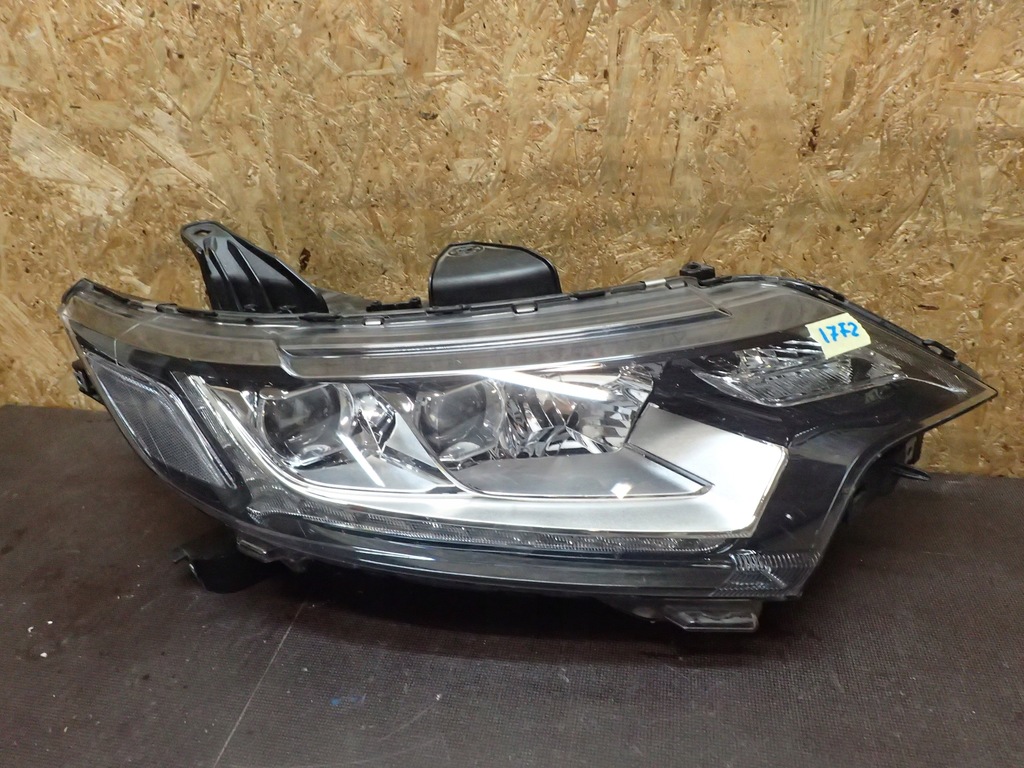 фото №1, Лампа перед права mitsubishi outlander 15- full led