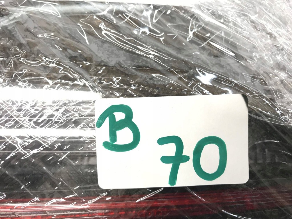 Subaru legacy outback 2021- фара задняя правый  задняя  w крышке  led stanley w4708 в Украине