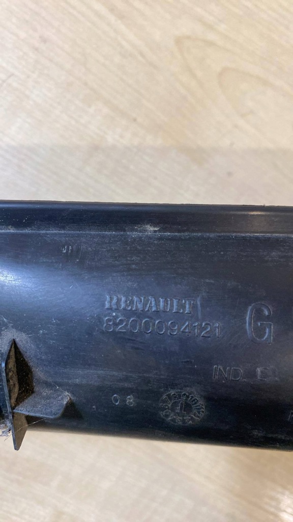 фото №3, Захист лампи задня ліва renault espace iv 4 стійка багажника 8200094121